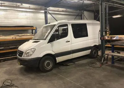 CMC Nederland - Slaaphefdak universeel - Witte Volkswagen binnen