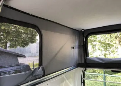 CMC Nederland - Slaaphefdak op maat gemaakt - Witte van binnenkant slaaphefdak