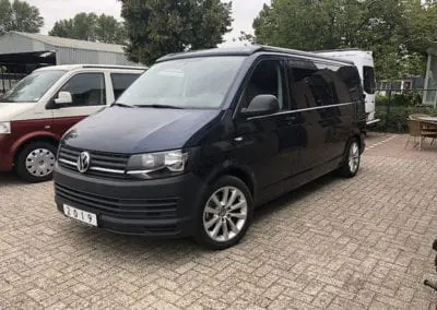 CMC Nederland - Slaaphefdak Multivan en Volkswagen Transporter 5 / 6 - Donkerblauw voorkant