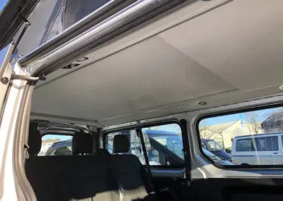 CMC Nederland - Slaaphefdak Renault Trafic - Grijs binnenkant